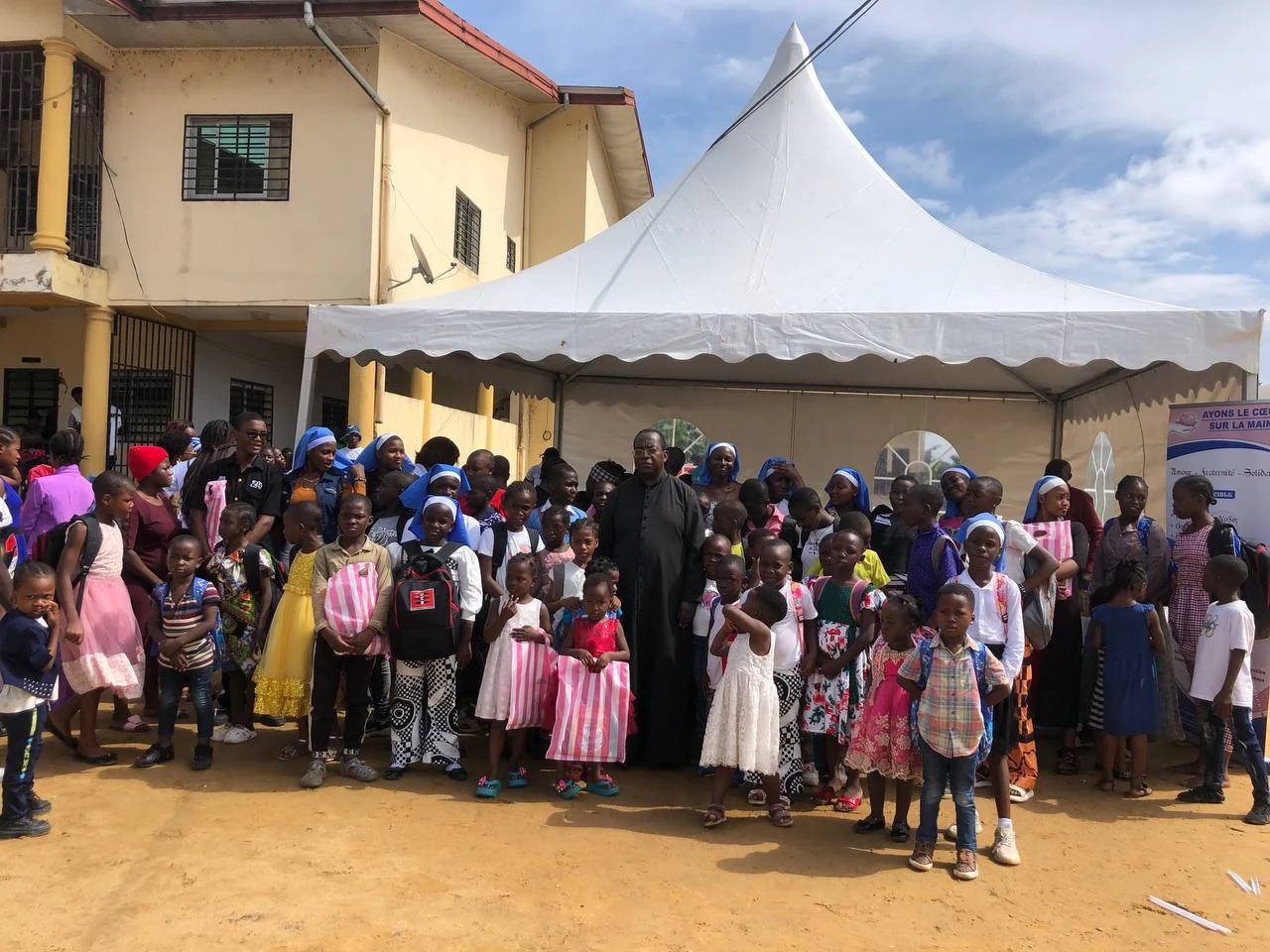 Une rentrée solidaire pour les enfants déplacés du NOSO